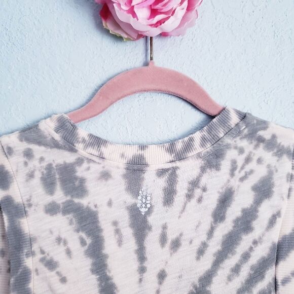 Free People‎ - Picture 7 of 8